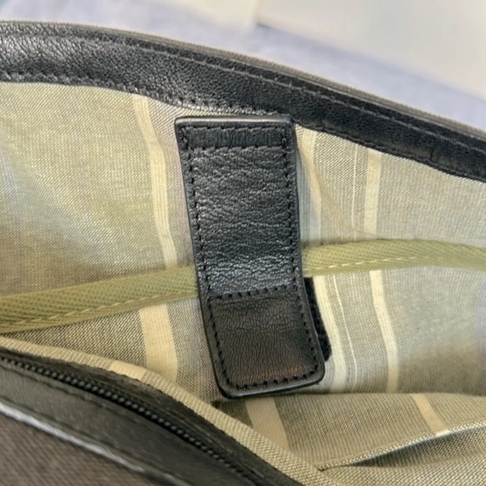 HIDESIGN YORUK 01 MESSENGER BAG in black